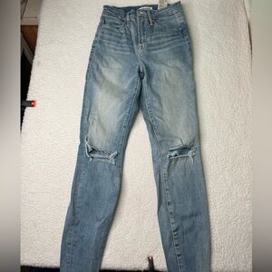 Good American Women’s High Waisted Light Denim Jeans Distressed sz 24 Casual